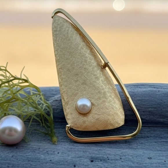 Unsigned Jewelry - MCM Sailboat Sail Brooch